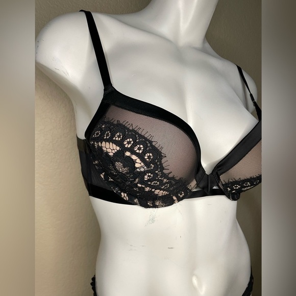 Victoria’s Secret Very Sexy Push Up Bra & Panty Set VS Limited Edition 🆕 - Picture 9 of 15